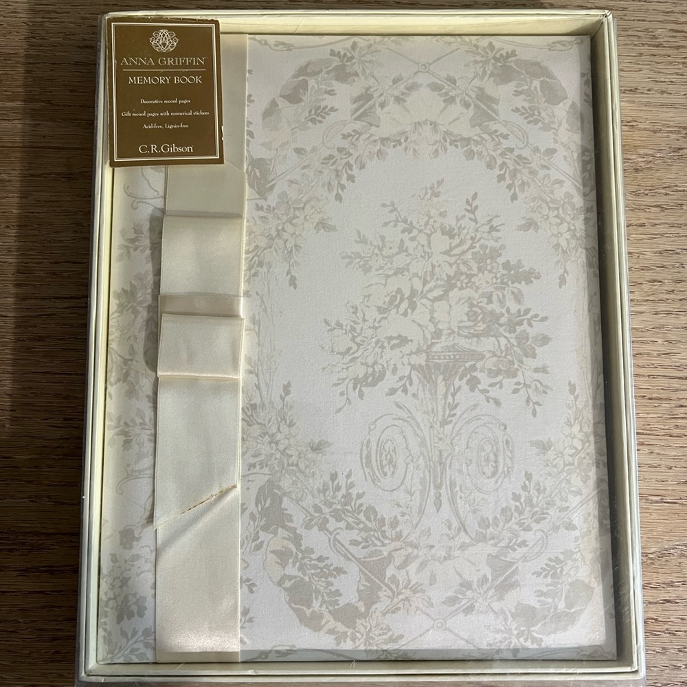 NEW - Wedding Memory Book - Anna Griffin - Ivory